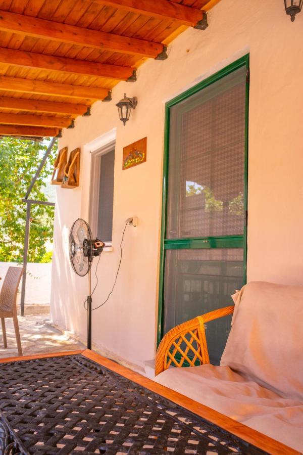 Apagio Apartments Mikros Gialos Exterior photo